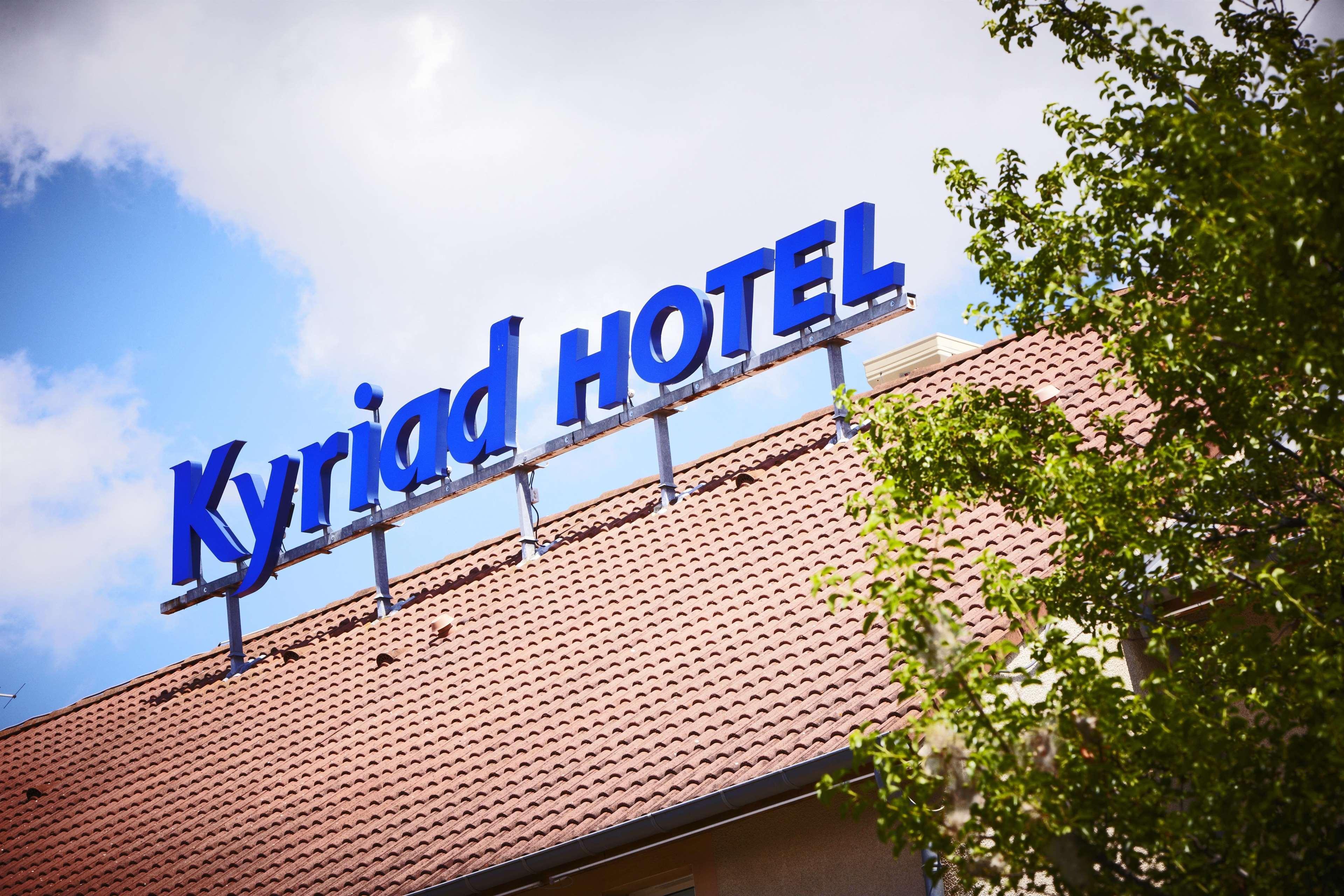 Kyriad Lyon Est - Saint Bonnet De Mure Екстер'єр фото