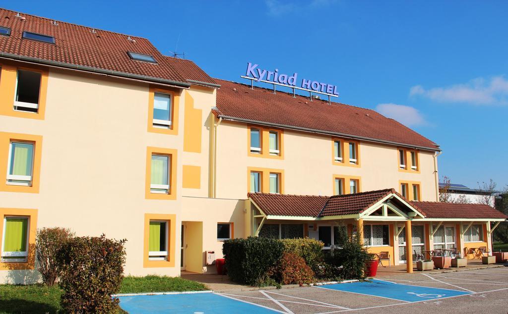 Kyriad Lyon Est - Saint Bonnet De Mure Екстер'єр фото