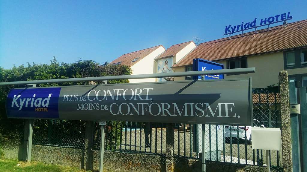 Kyriad Lyon Est - Saint Bonnet De Mure Екстер'єр фото