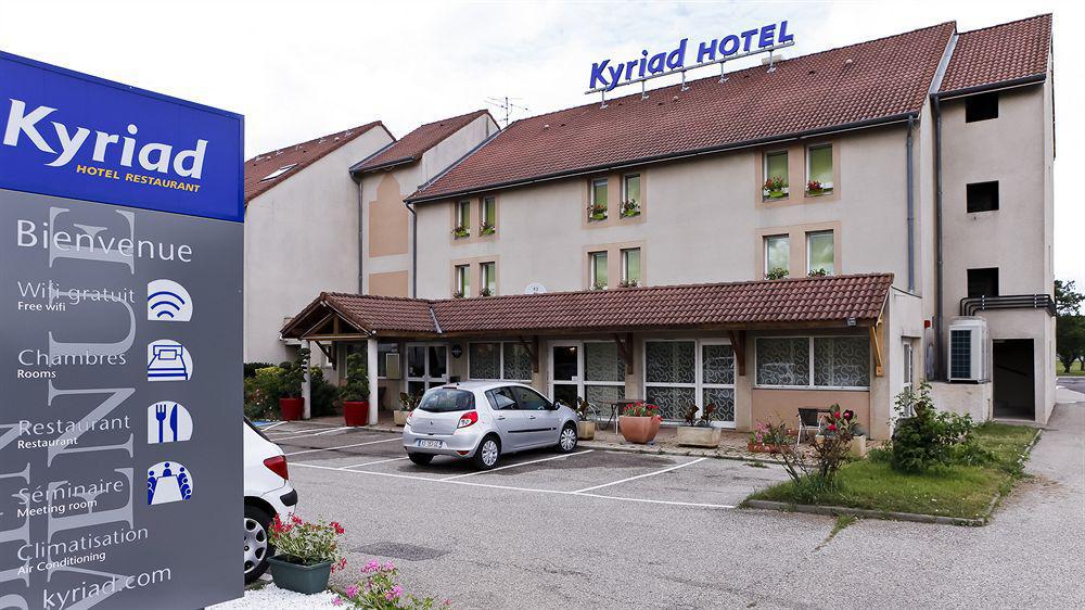 Kyriad Lyon Est - Saint Bonnet De Mure Екстер'єр фото